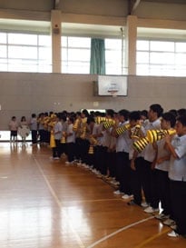 남자 축구부에 의한 옐